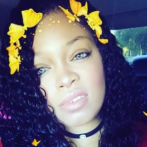 Meet your Posher, Marissa