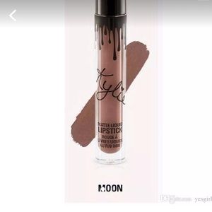 Kylie Cosmetics Liquid Lip in moon