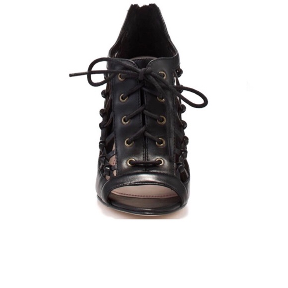 Plenty by Tracy Reese ‘Zebra’ Black Heeled Sandals - Picture 5 of 8