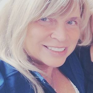 Meet your Posher, Lorie