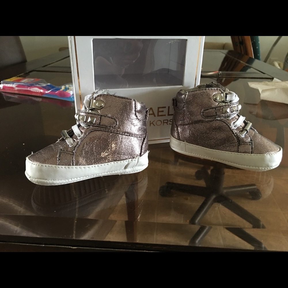 new infant shoes sise 3