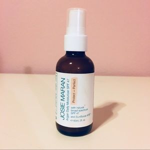 NWOB Josie Maran Argan Moisturizer spf 47 2 oz