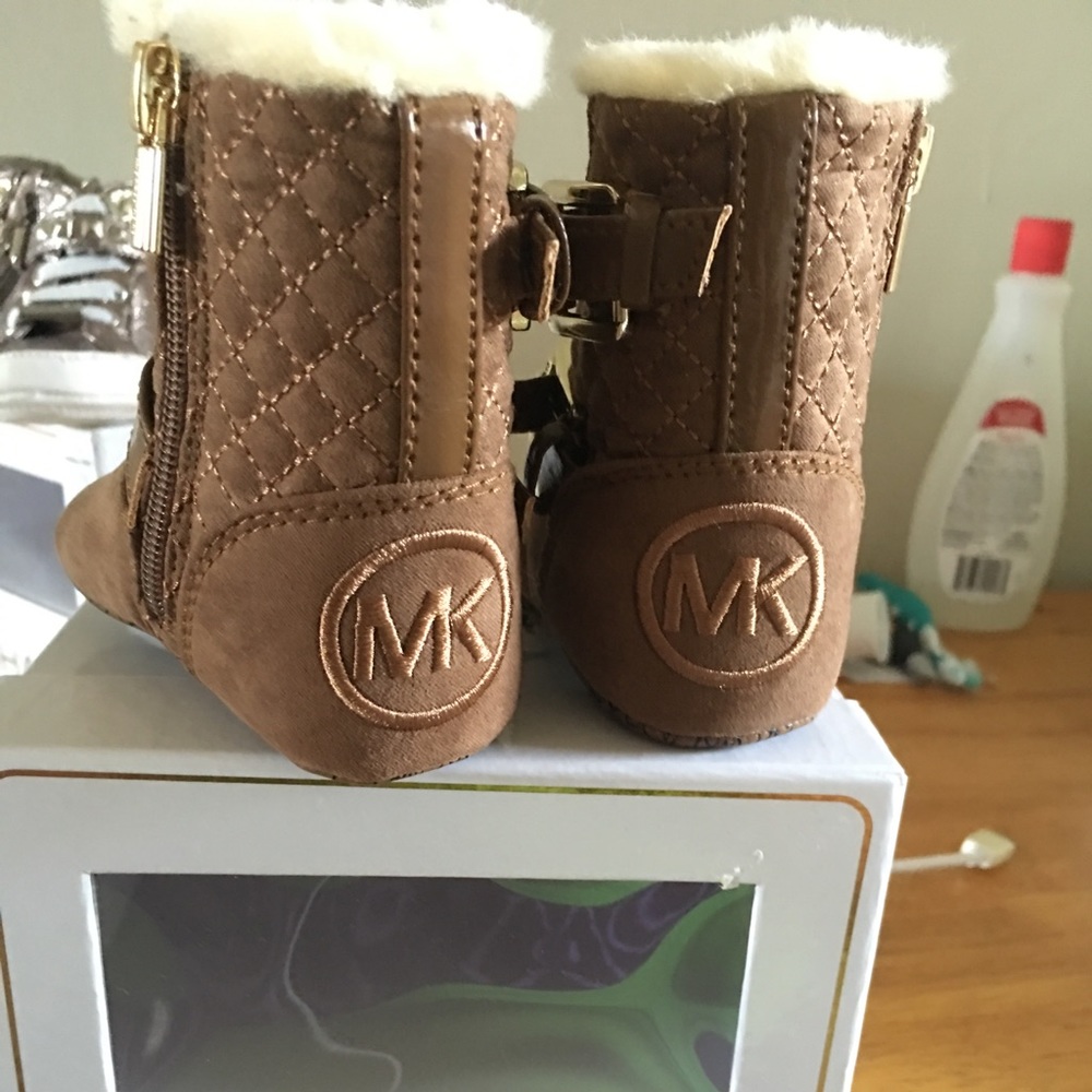 infant boots sise 3