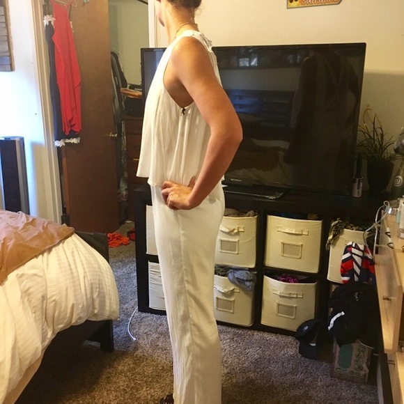 🎉SALE🎉 BNWT BB Dakota white criss cross Jumper - Picture 2 of 5