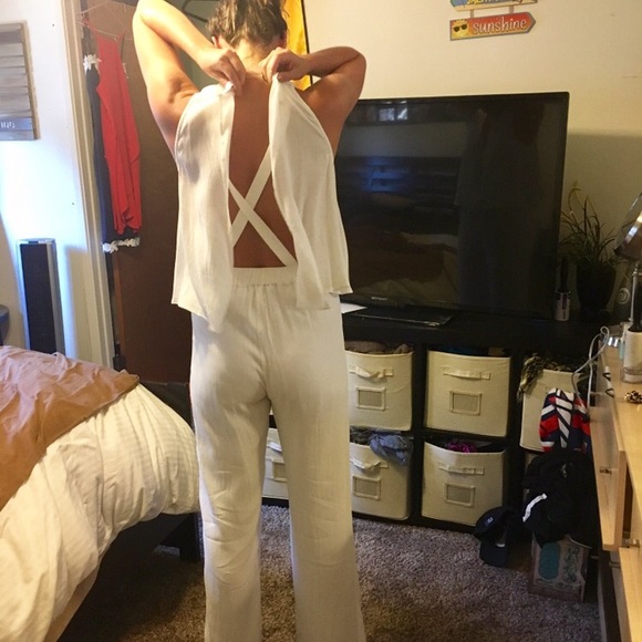 🎉SALE🎉 BNWT BB Dakota white criss cross Jumper - Picture 3 of 5