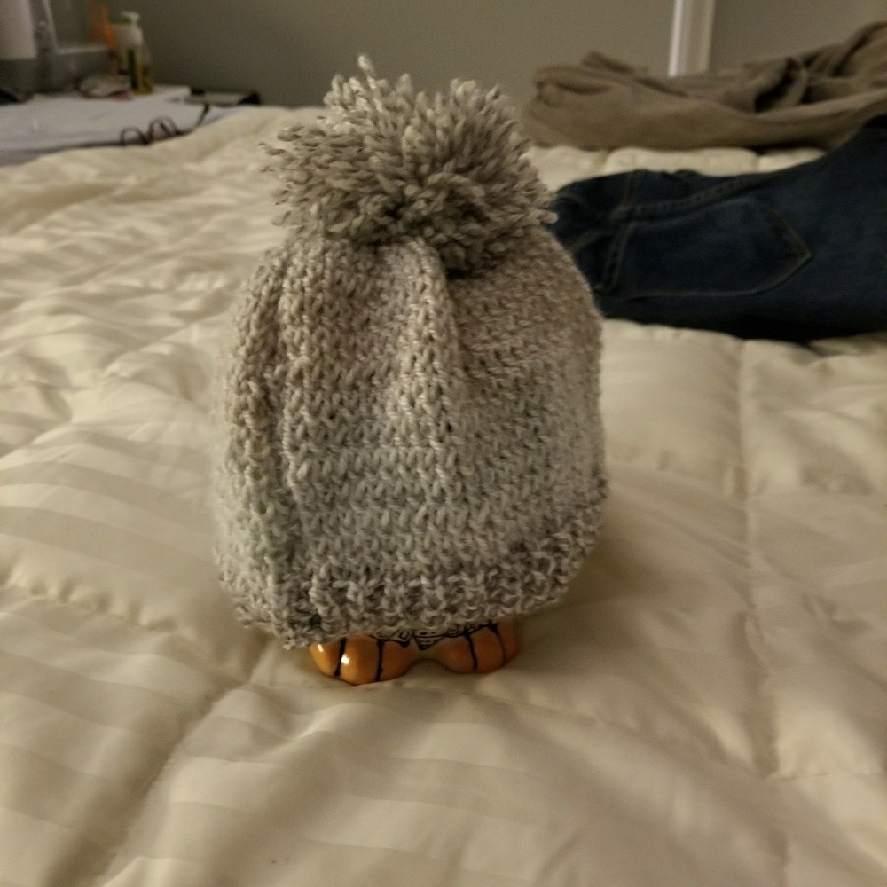 Knit hat - Picture 2 of 4