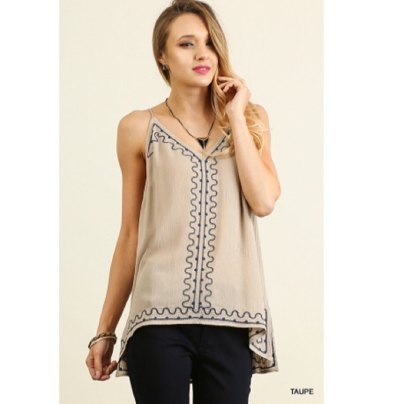 Umgee Taupe and Navy Top! - Picture 2 of 7