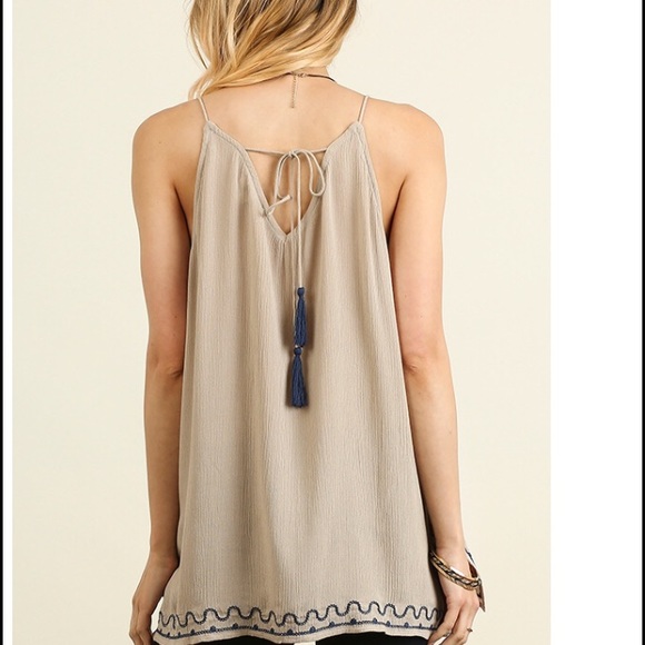 Umgee Taupe and Navy Top! - Picture 3 of 7