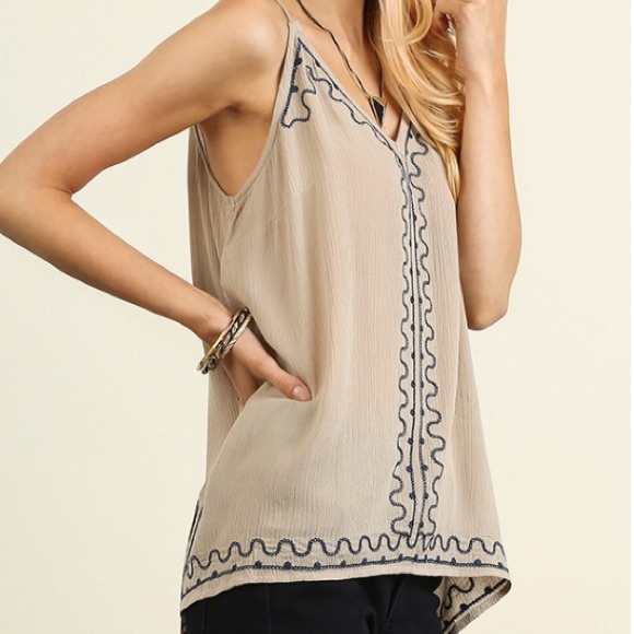 Umgee Taupe and Navy Top! - Picture 4 of 7