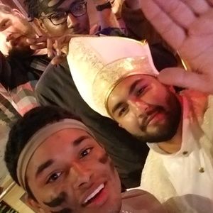 Meet your Posher, Christian