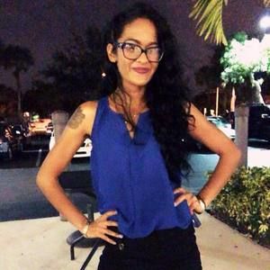 Meet your Posher, Elizabeth