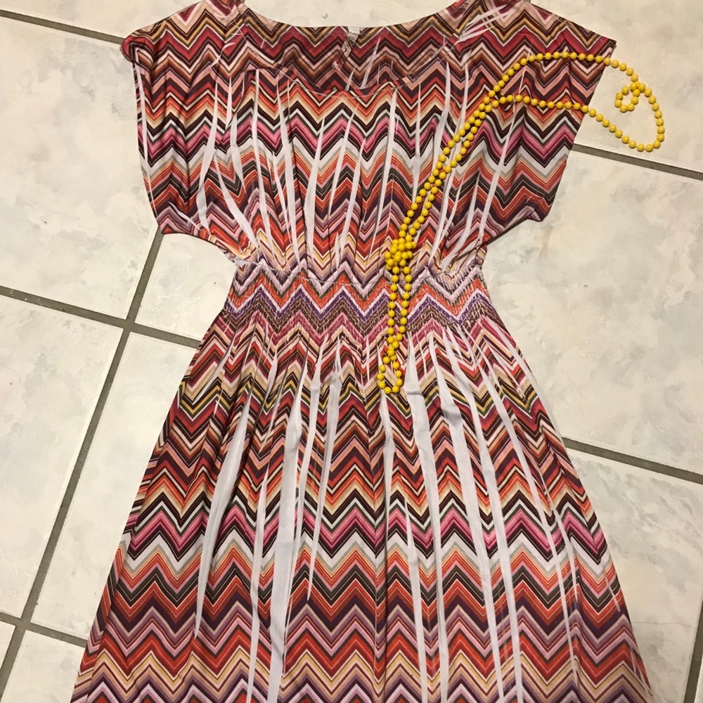 🎀Chevron printed dress🎀not see through material.