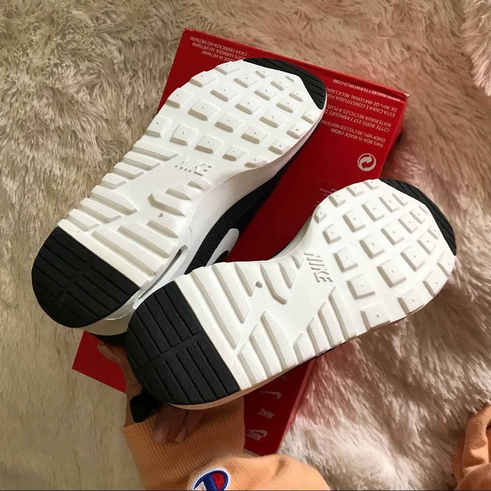 SOLD | NEW 🌹 AIR MAX THEA SZ 5.5 WOMENS - Picture 7 of 8