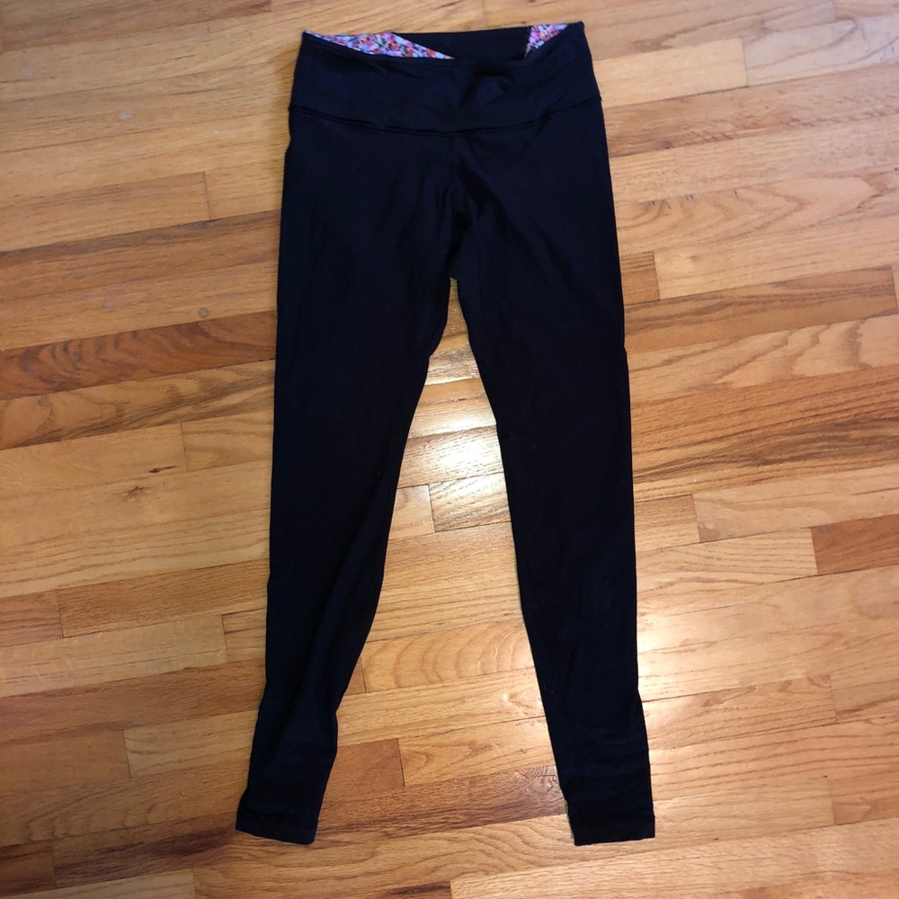 Lululemon Reversible Leggings - Size 6