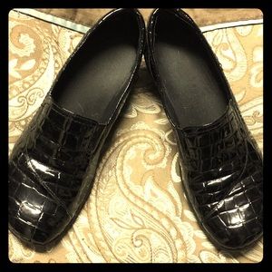 Clarks May Poppy Black Patent Leather Croc Clogs