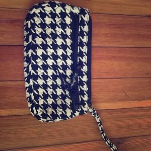 Vera bradly wristlet
