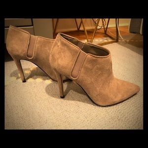 Ivanka Trump Gray Suede 6.5