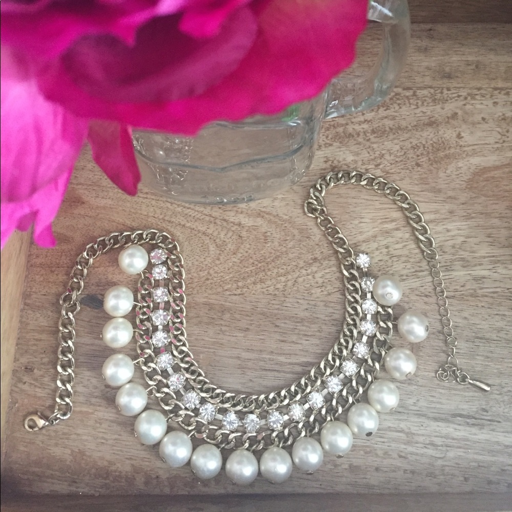 Costume pearl necklace