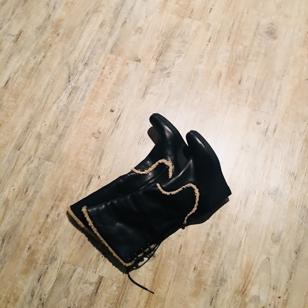 Uggs *New* never been worn women’s size 7.5