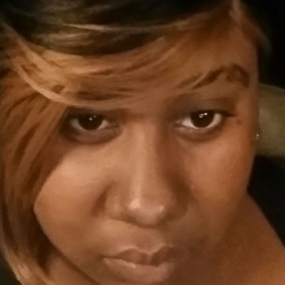 Meet your Posher, Alphia - Picture 1 of 1