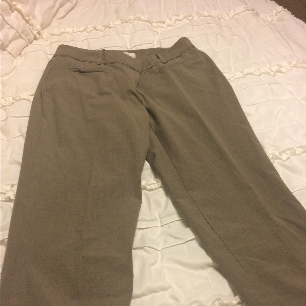 Lighter brown, cropped pant
