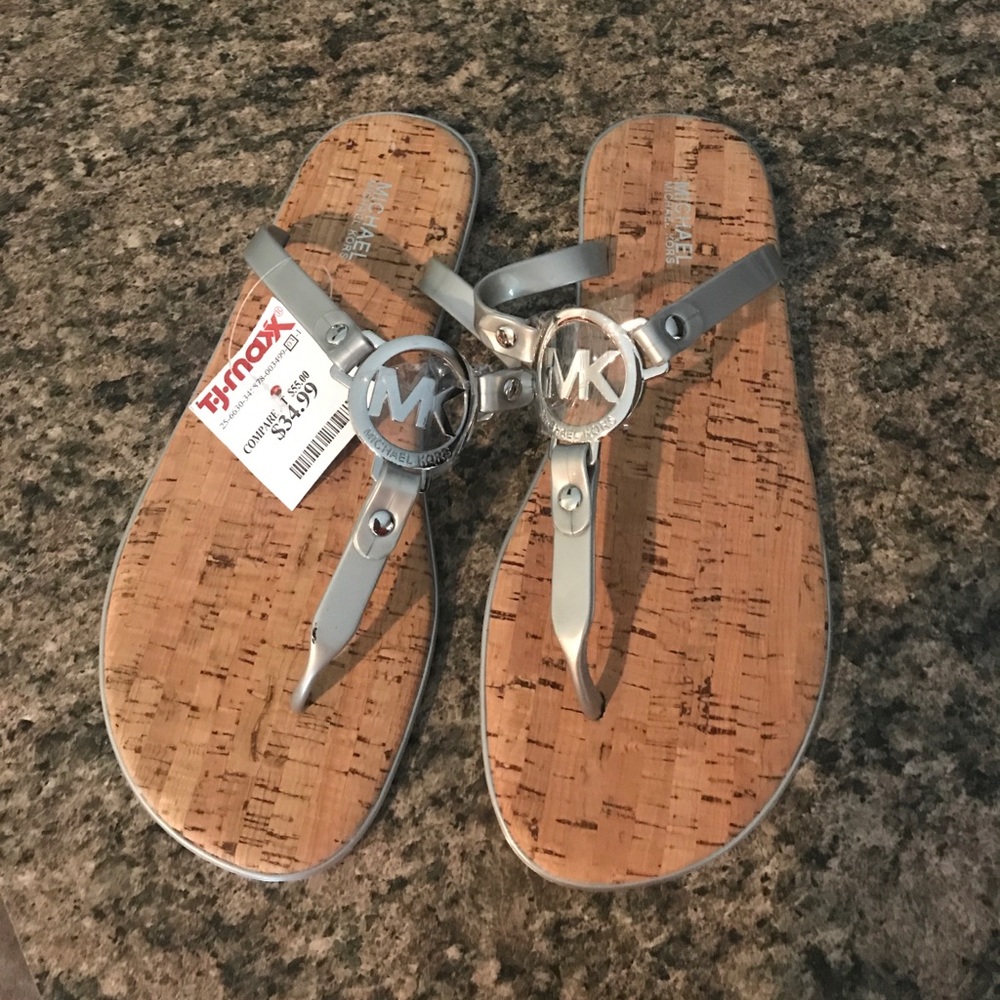 Michael Kors flip flops size 8