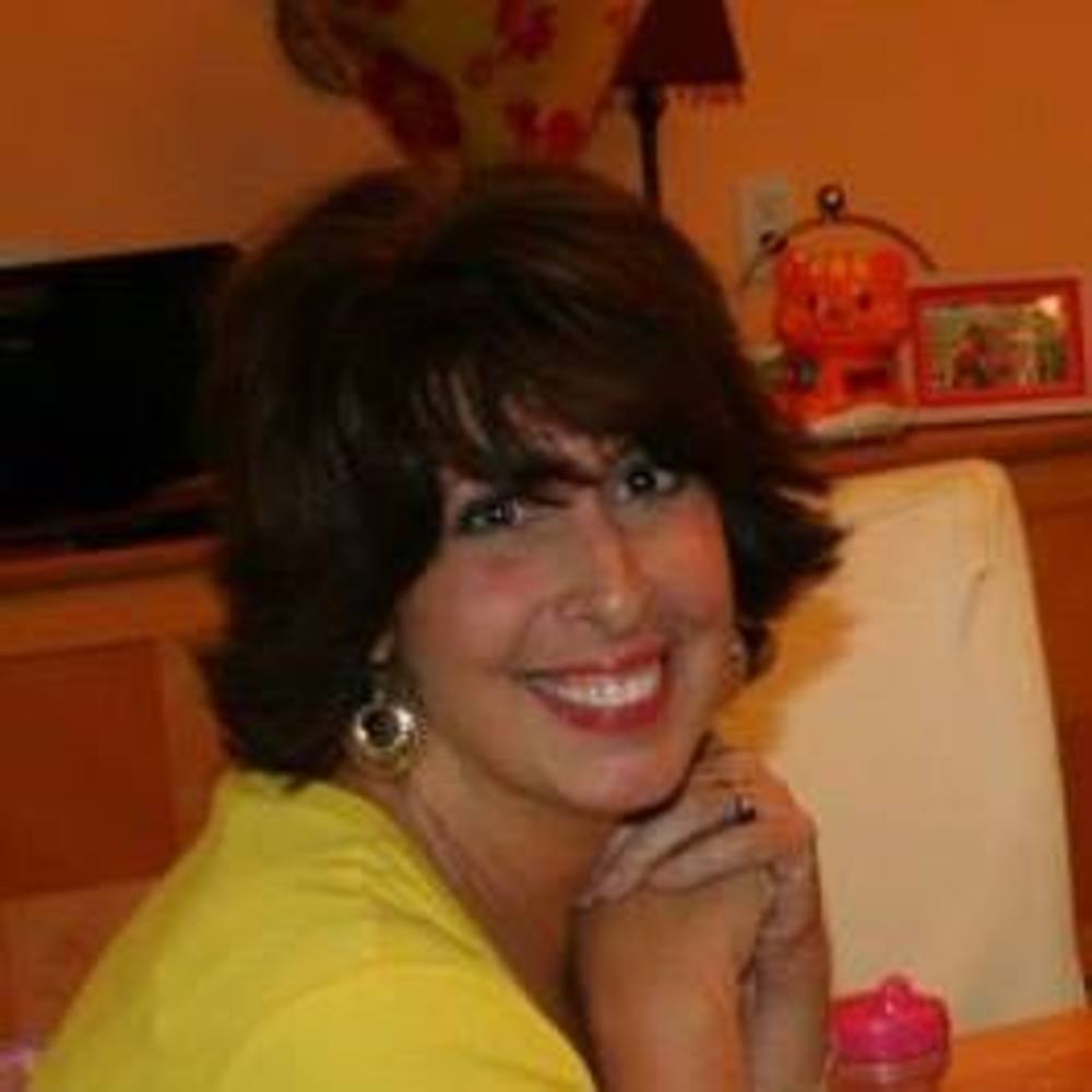 Meet your Posher, Lora