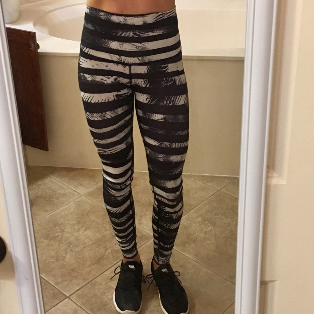 Lulu lemon wunder under tight