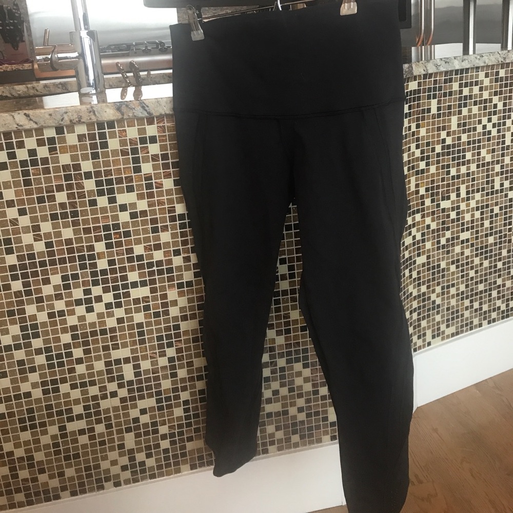 Lululemon Wonder Under Laser Crops