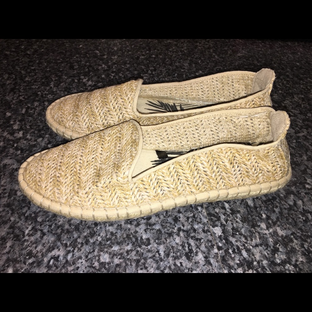 Straw loafer chic shoes