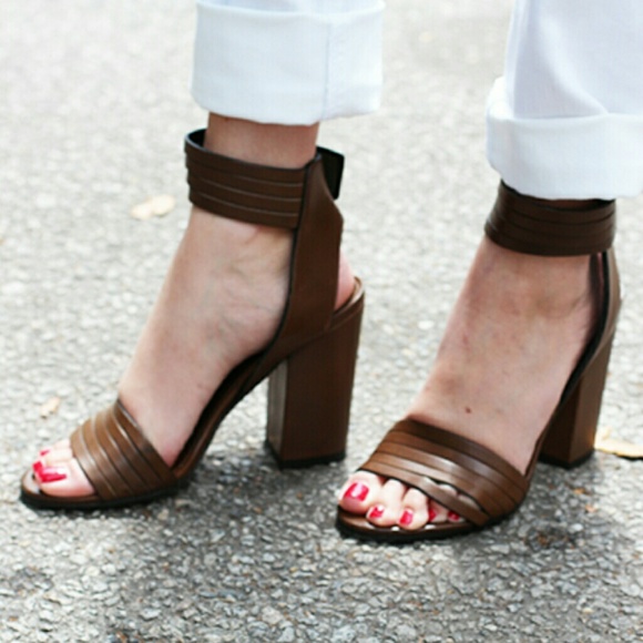 Sold😝VINCE|  Lara Banded Sandal in Olive Brown - Picture 2 of 8