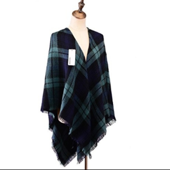 ONE LEFT Oversized Navy Tartan Blanket Scarf Wrap - Picture 2 of 5