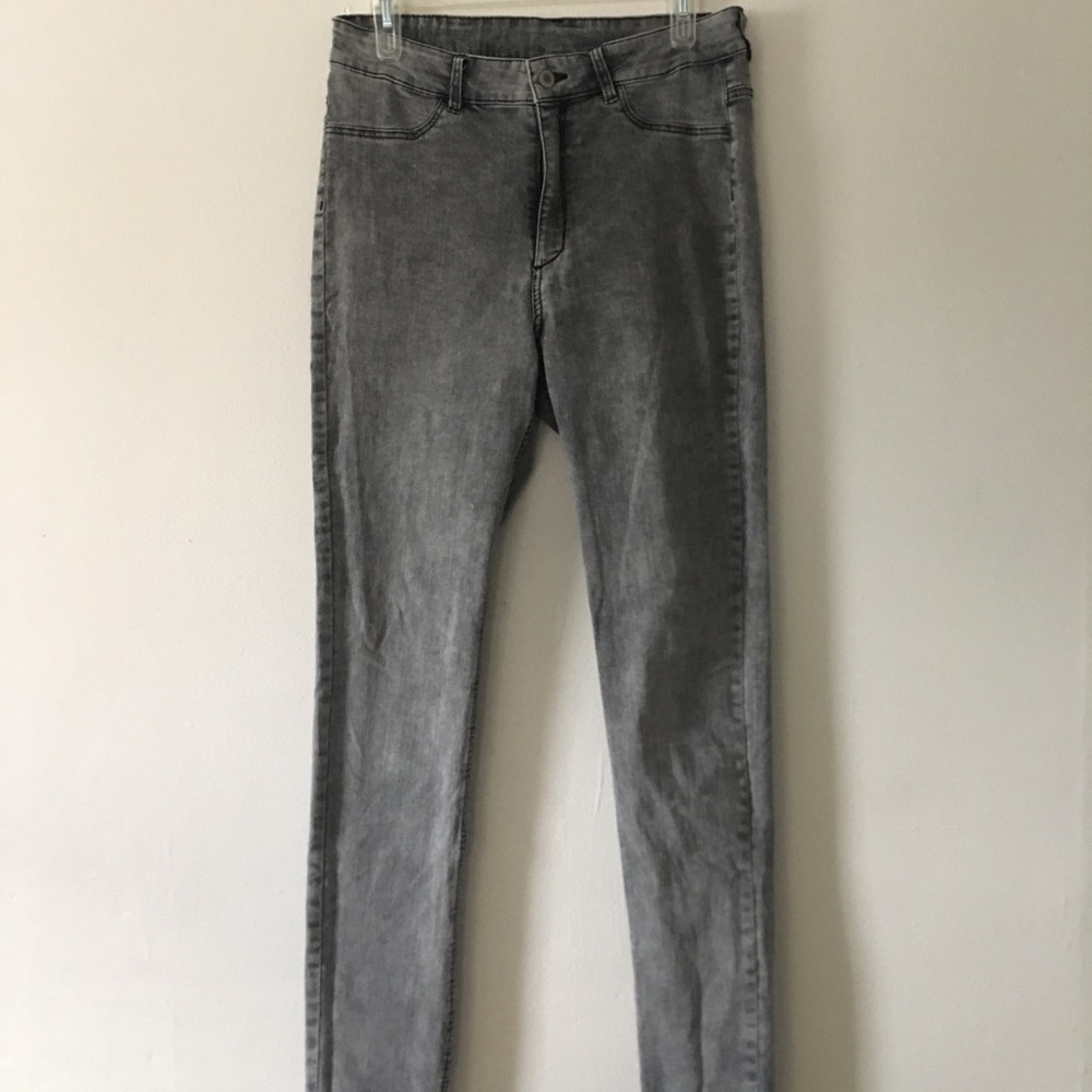H&M DIVIDED jeans.