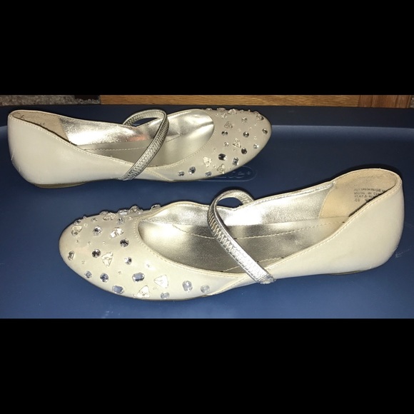 Kenneth Cole Reaction Flat-A-Tuey Shoes Youth 4.5 - Picture 1 of 5