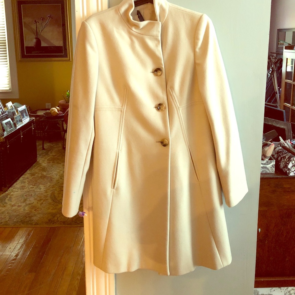 Stile Benetton. Cream colored 3/4 length wool coat