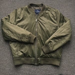 REDUCED ❗️❗️❗️ ARMY GREEN WARM BOMBER JACKET 🔥🔥