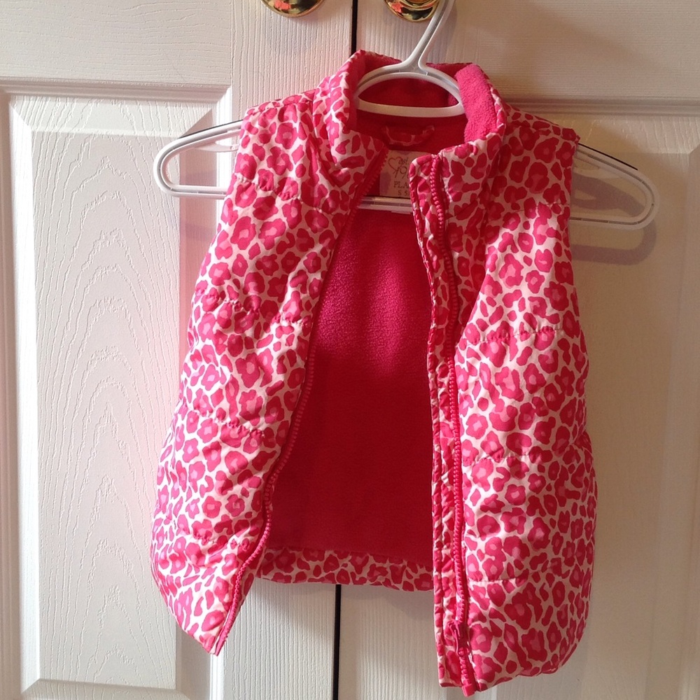 Super cute puffer vest!