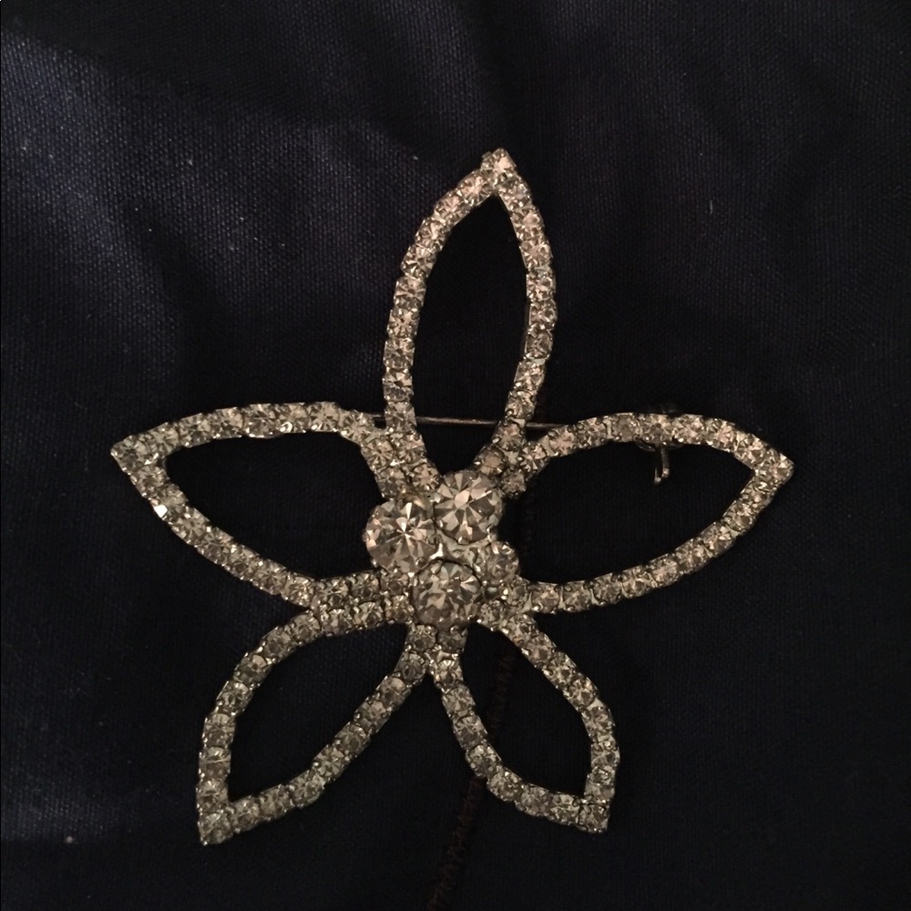 Crystal flower brooch.