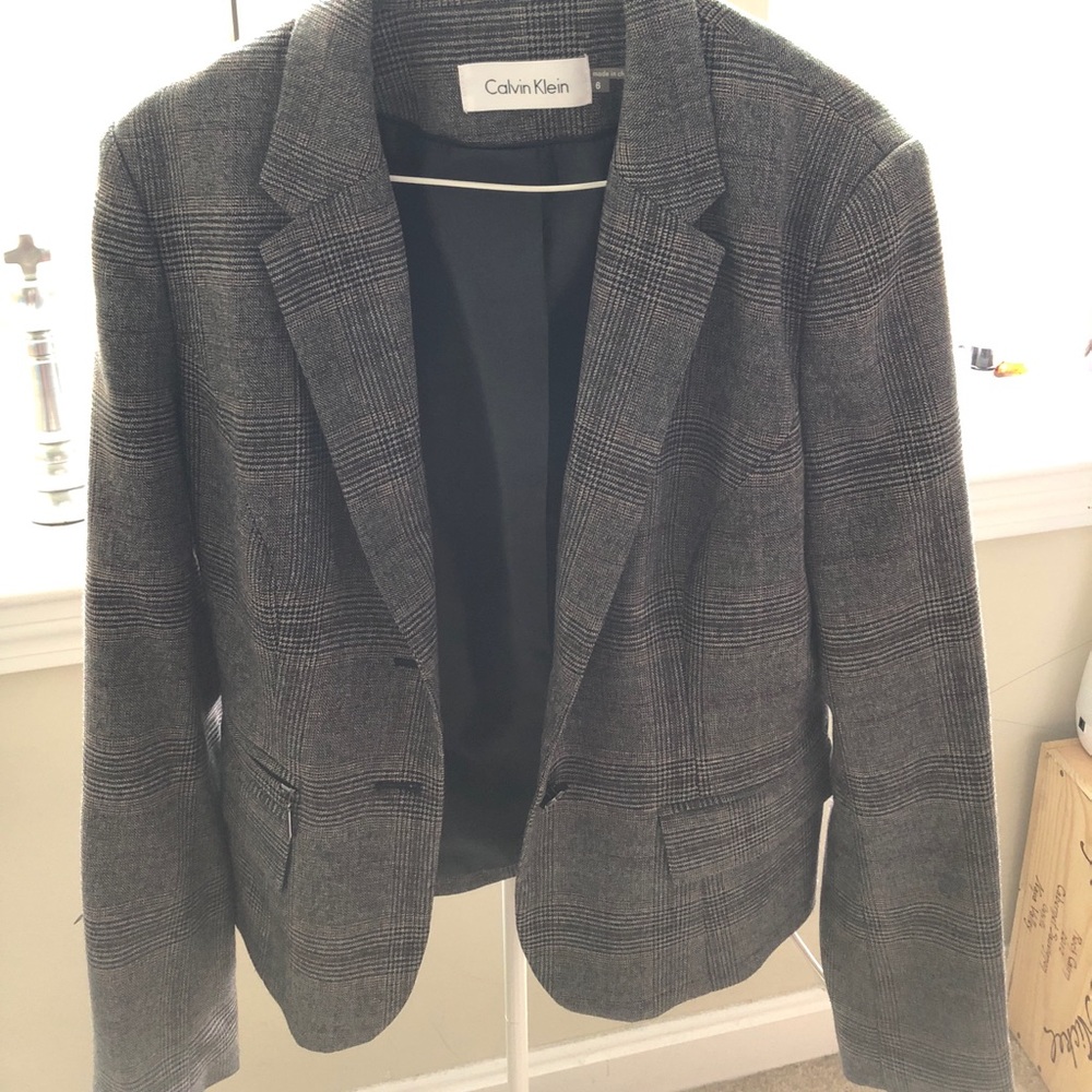Calvin Klein blazer size 6 blazer striped.