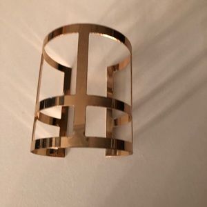 Gold bangle