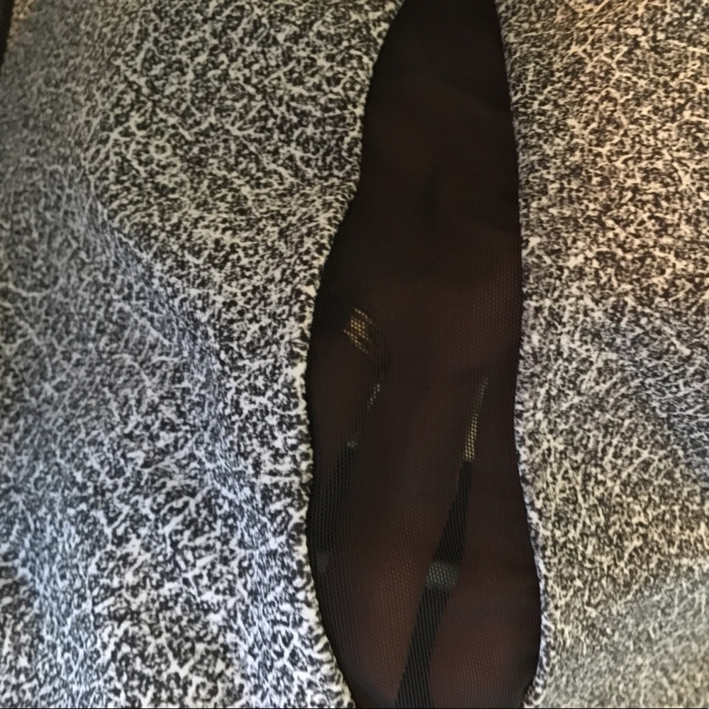 LAST one! Lululemon Run the Day Bra NWT Size 6👧🏾 - Picture 5 of 7