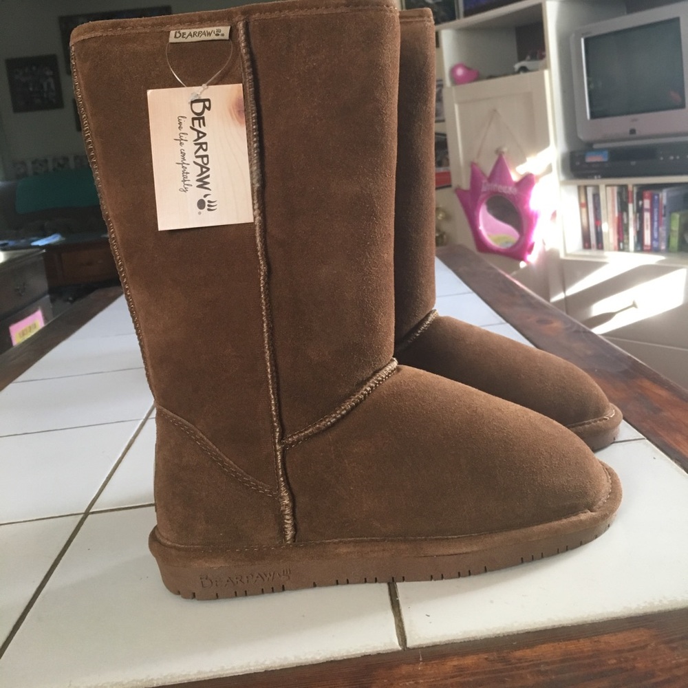 NWT HICKORY BEARPAWS