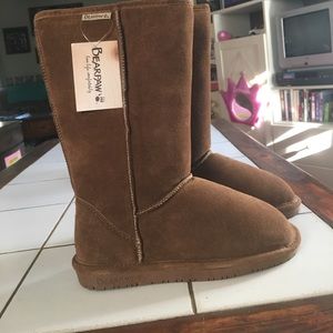 NWT HICKORY BEARPAWS