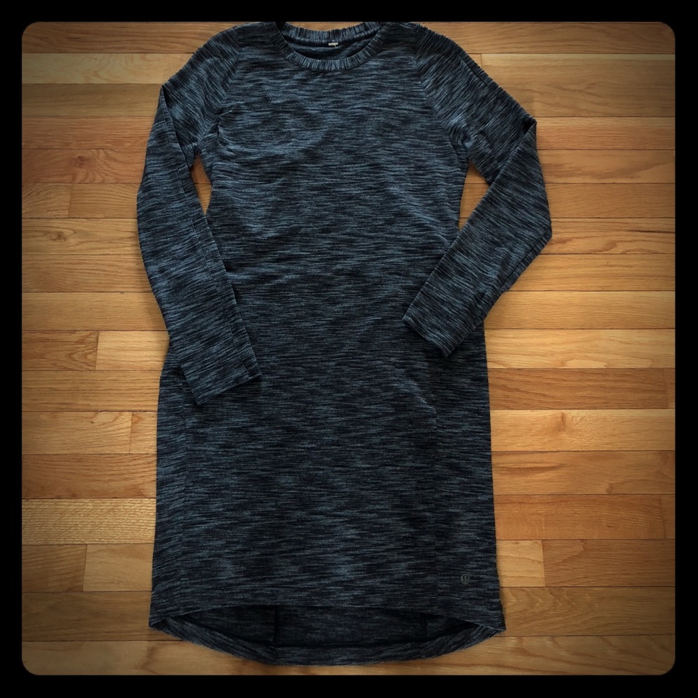 Lululemon grey size 10 long sleeved knit dress