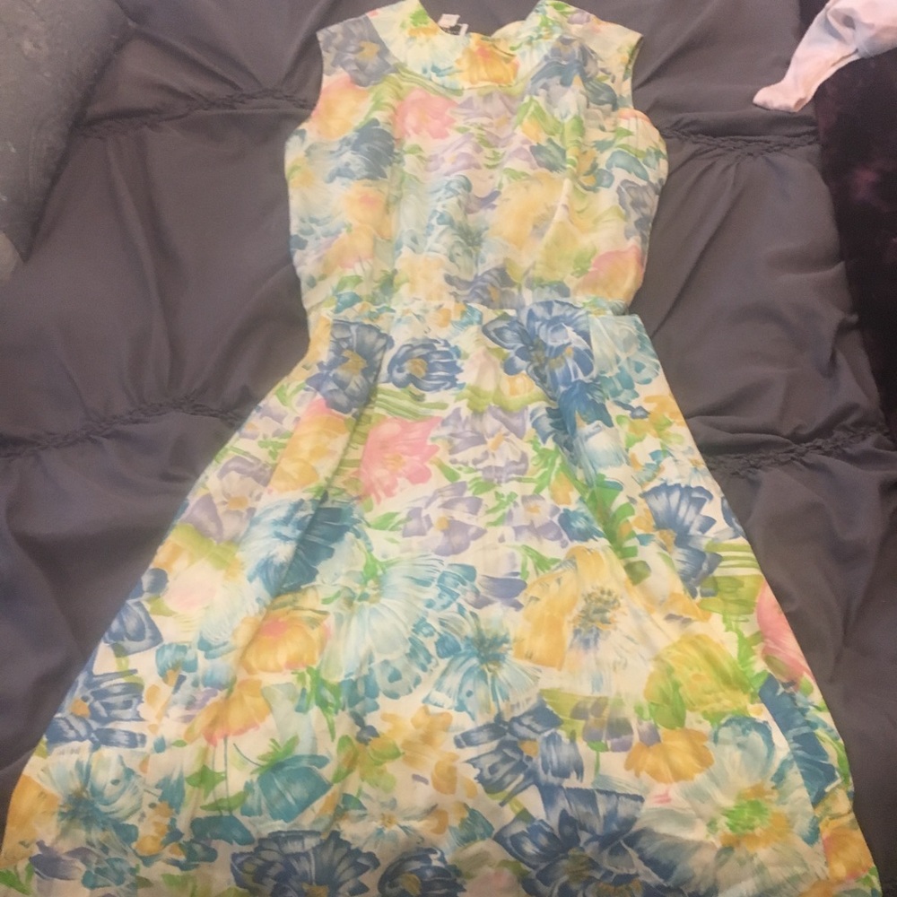 1960: flowered vintage dress