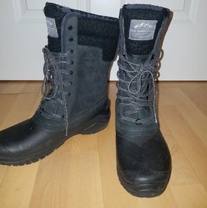 Black NORTH FACE winter boots!
