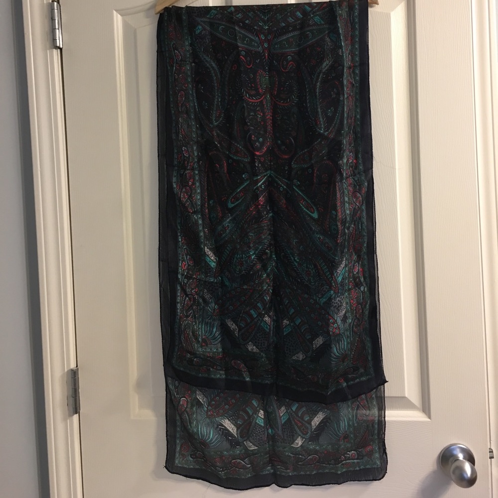 Long, thin scarf