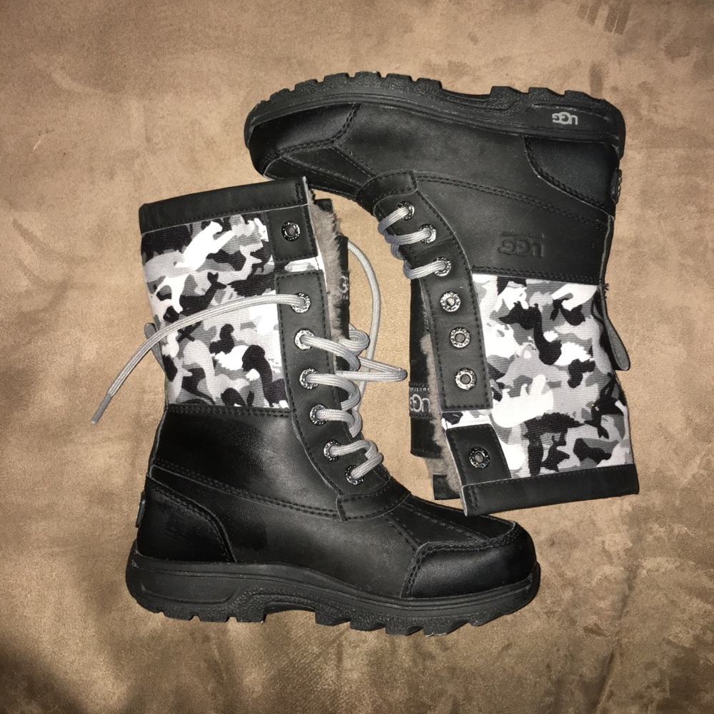 Boys UGG backcountry camo cold/ waterproof boots