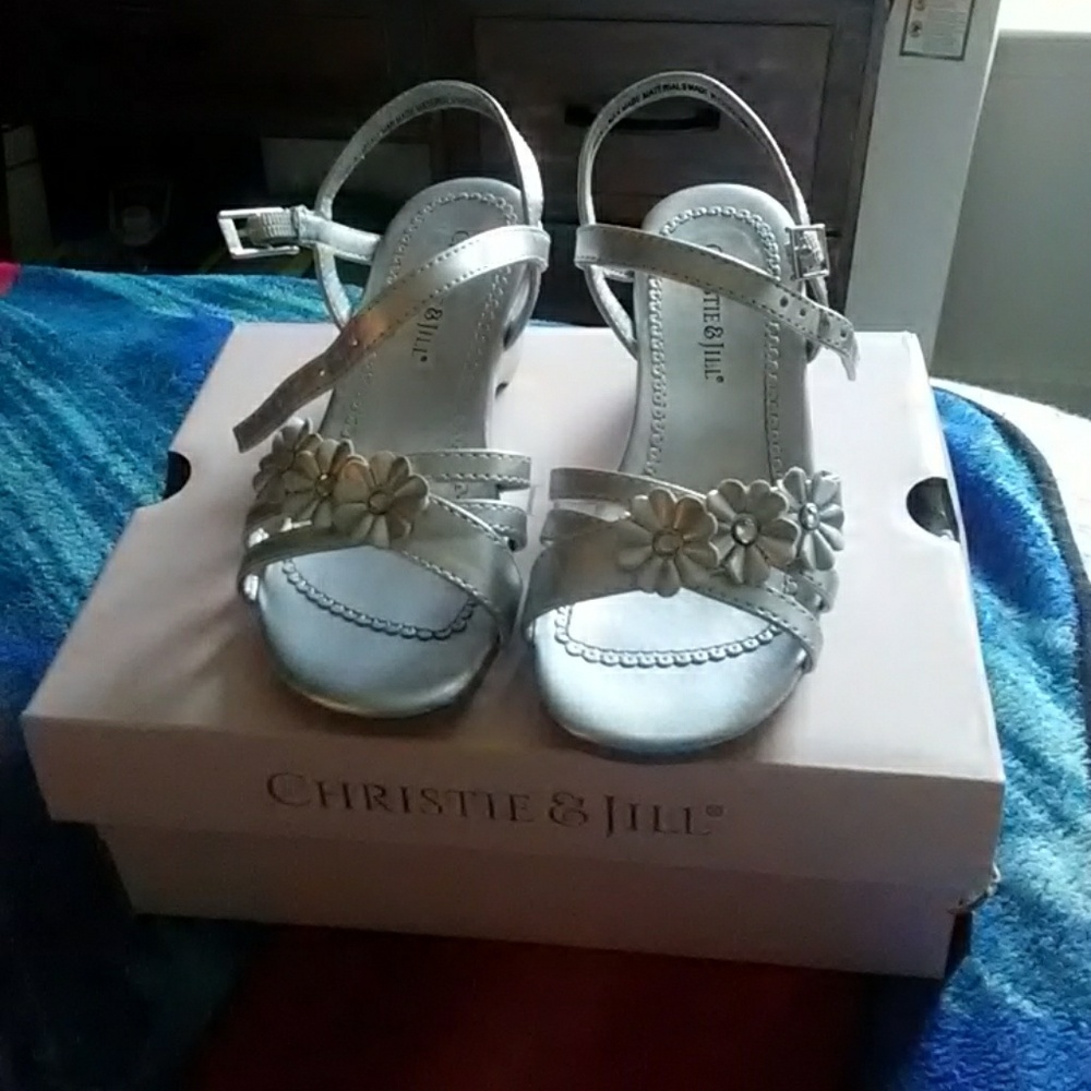 Girls Size 11 silver dress shoes