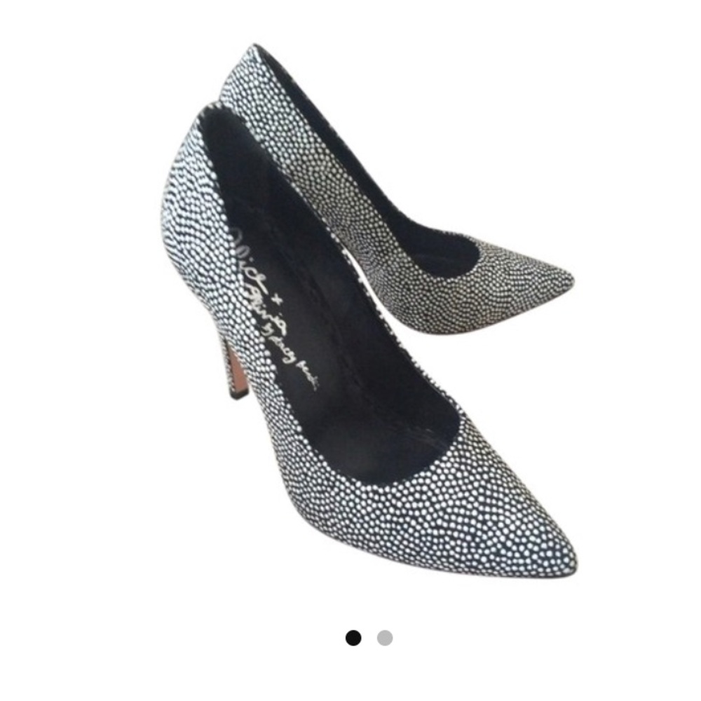Alice and Olivia Devon Pump. Size 7.5